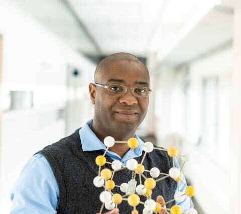 ORNL to lead new center on polymer electrolytes for energy storage featured image